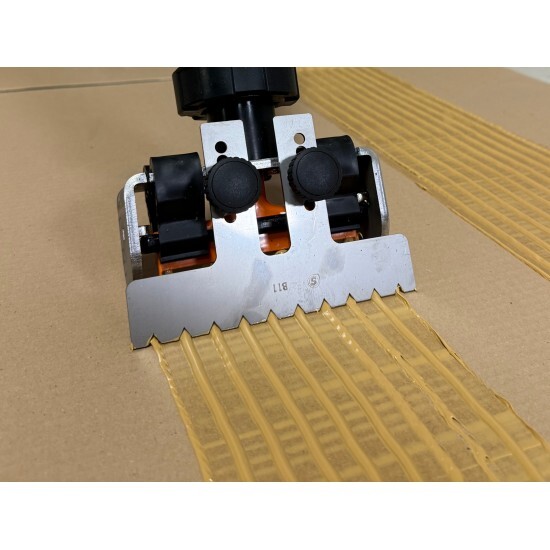 Flip'n'Spread Spreader Head diameter 50 mm with B11 trowel Adhesive spreader Flip’n’Spread