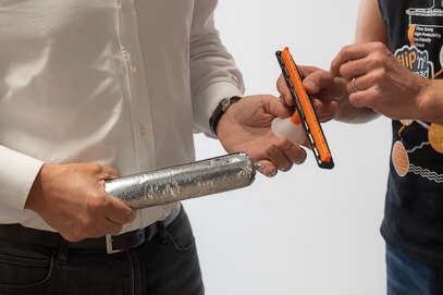 adhesive nozzle